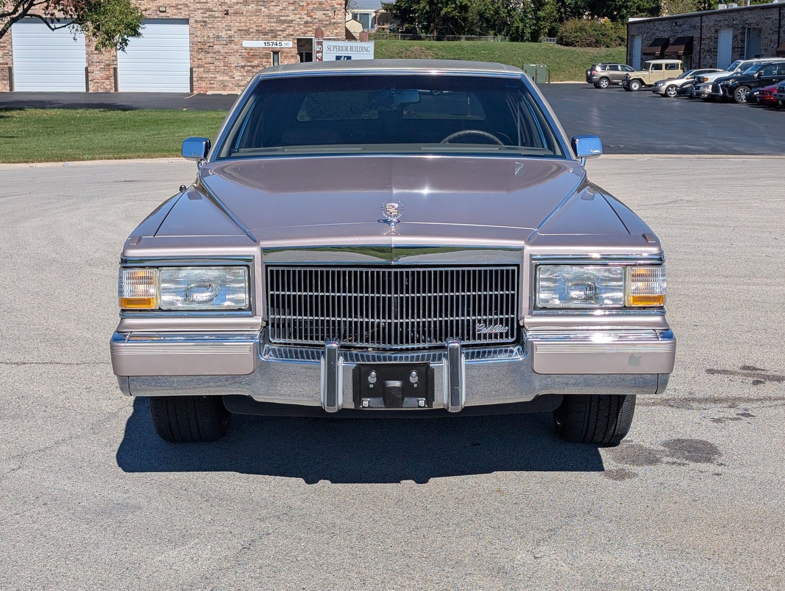 Cadillac-Brougham-1990-Sedan-13