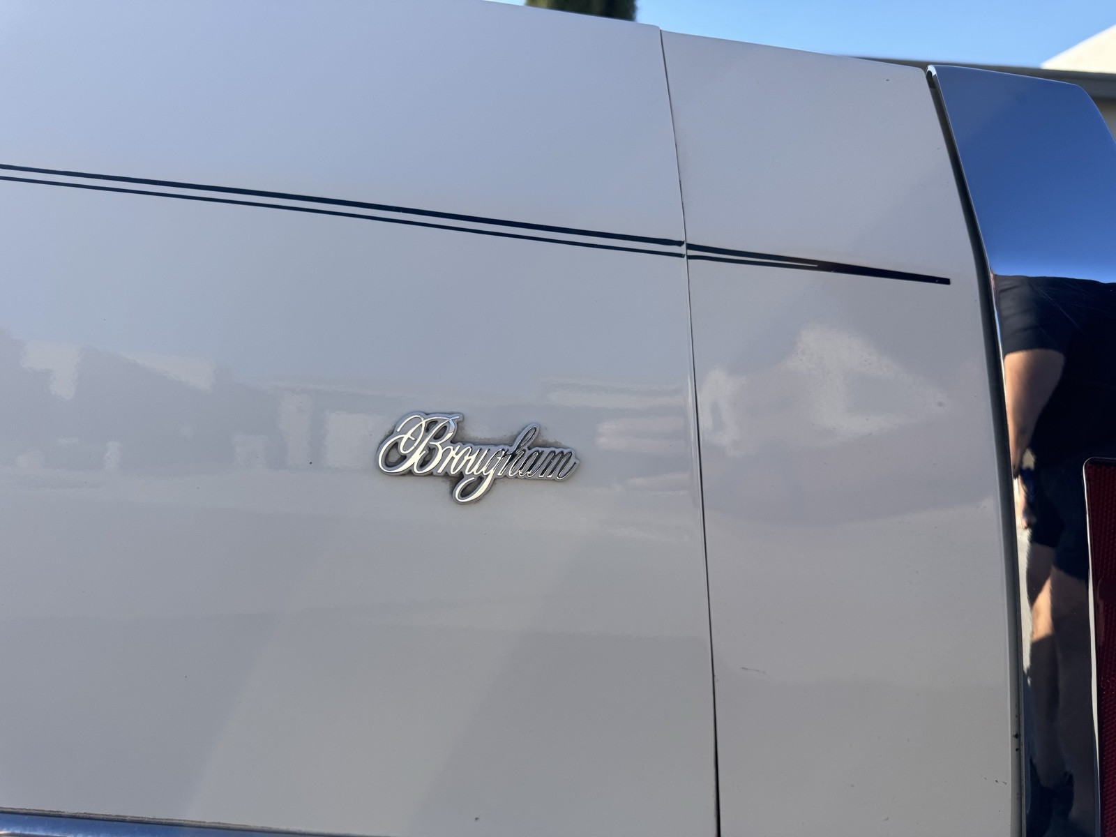 Cadillac-Brougham-1991-Sedan-12