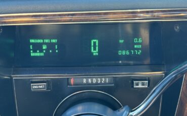 Cadillac-Brougham-1991-Sedan-15