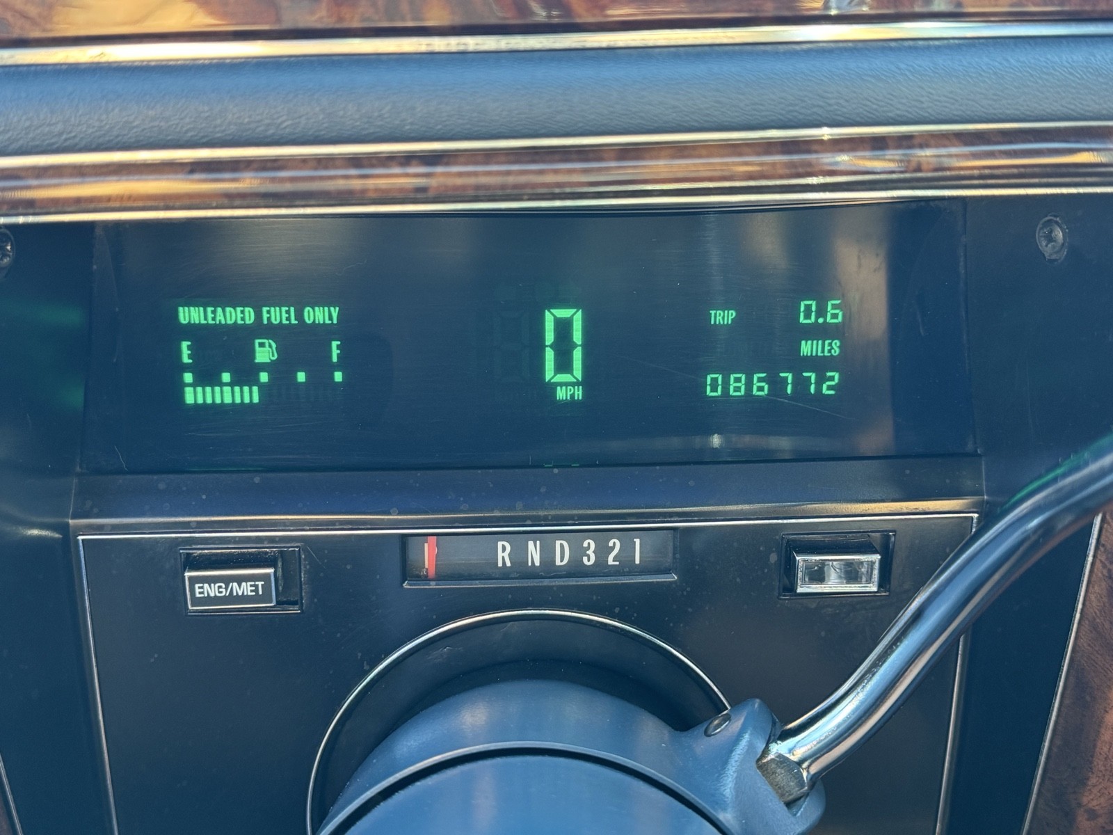 Cadillac-Brougham-1991-Sedan-15