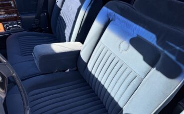 Cadillac-Brougham-1991-Sedan-23