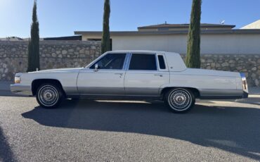 Cadillac-Brougham-1991-Sedan-3