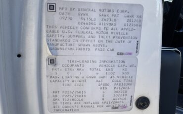 Cadillac-Brougham-1991-Sedan-32