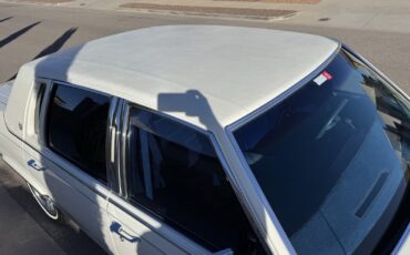 Cadillac-Brougham-1991-Sedan-7