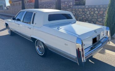 Cadillac-Brougham-1991-Sedan-8
