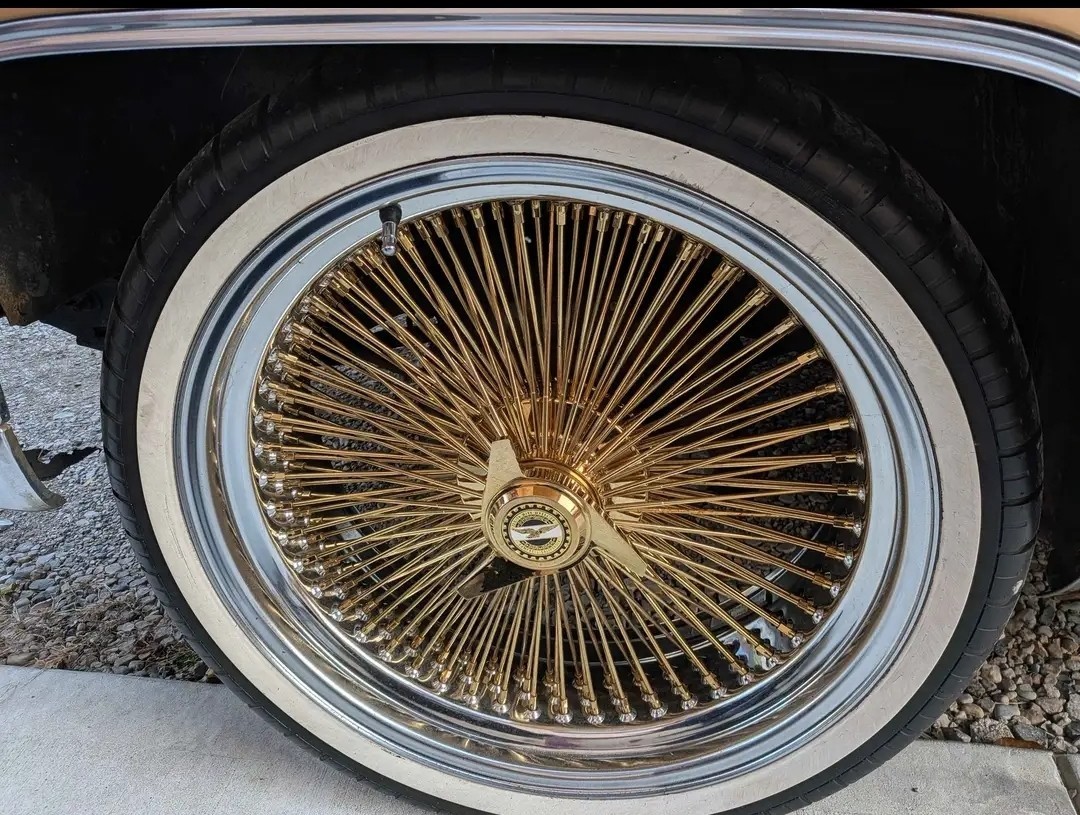 Cadillac-Coupe-DeVille-1973-2S-13