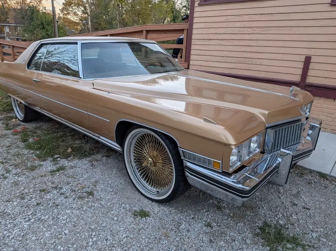 Cadillac-Coupe-DeVille-1973-2S-2