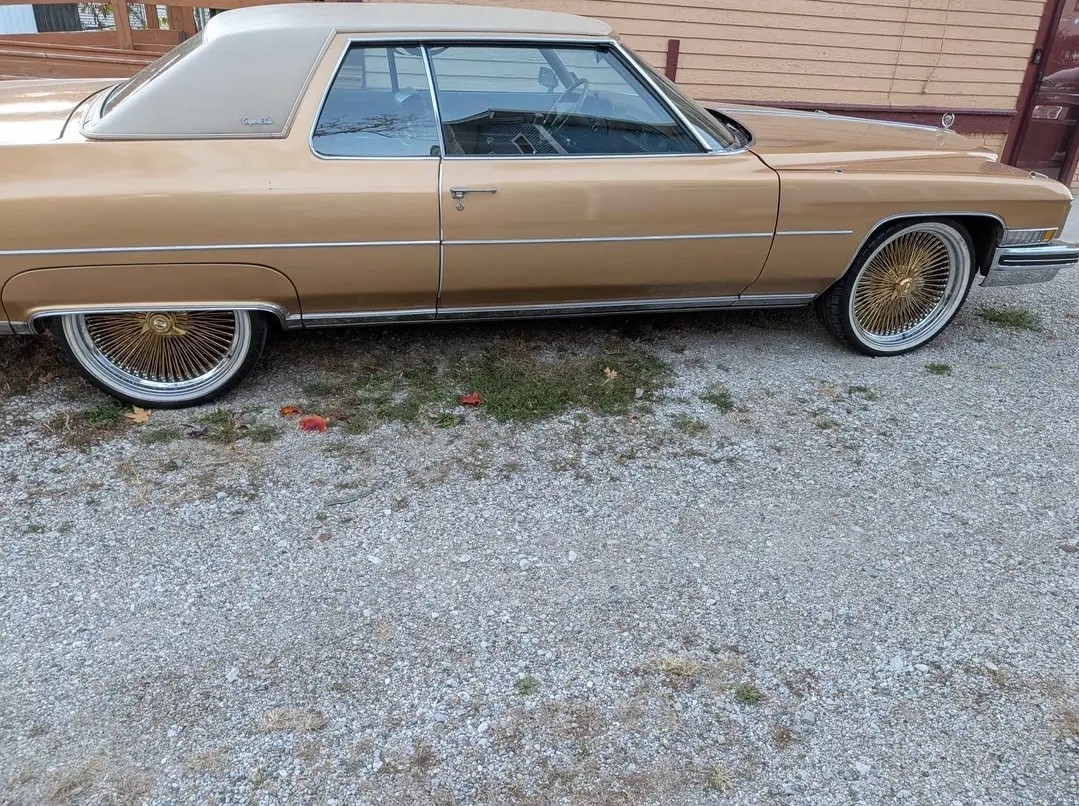 Cadillac-Coupe-DeVille-1973-2S-3