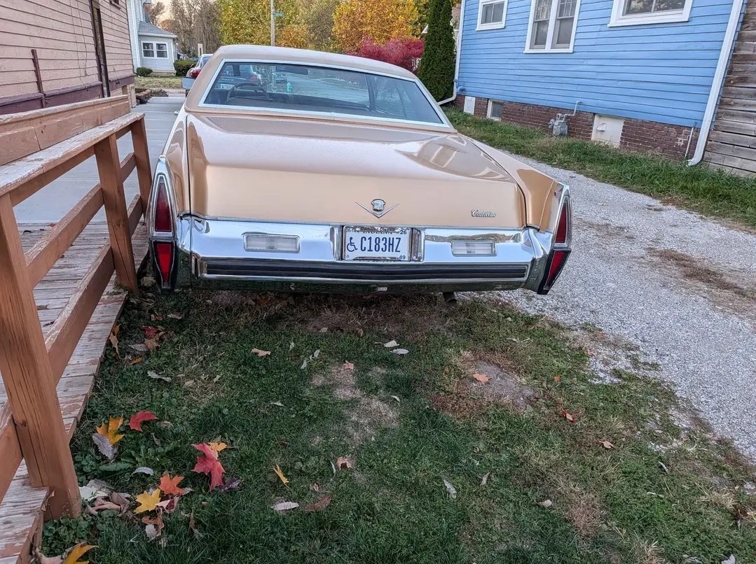 Cadillac-Coupe-DeVille-1973-2S-5