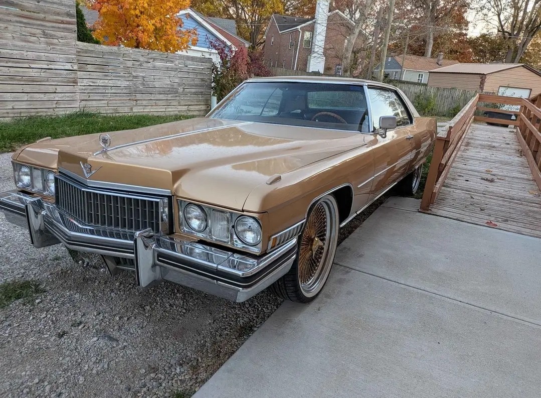 Cadillac-Coupe-DeVille-1973-2S-8