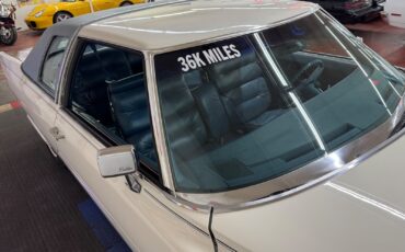 Cadillac-Coupe-DeVille-1975-11