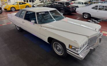 Cadillac-Coupe-DeVille-1975-18