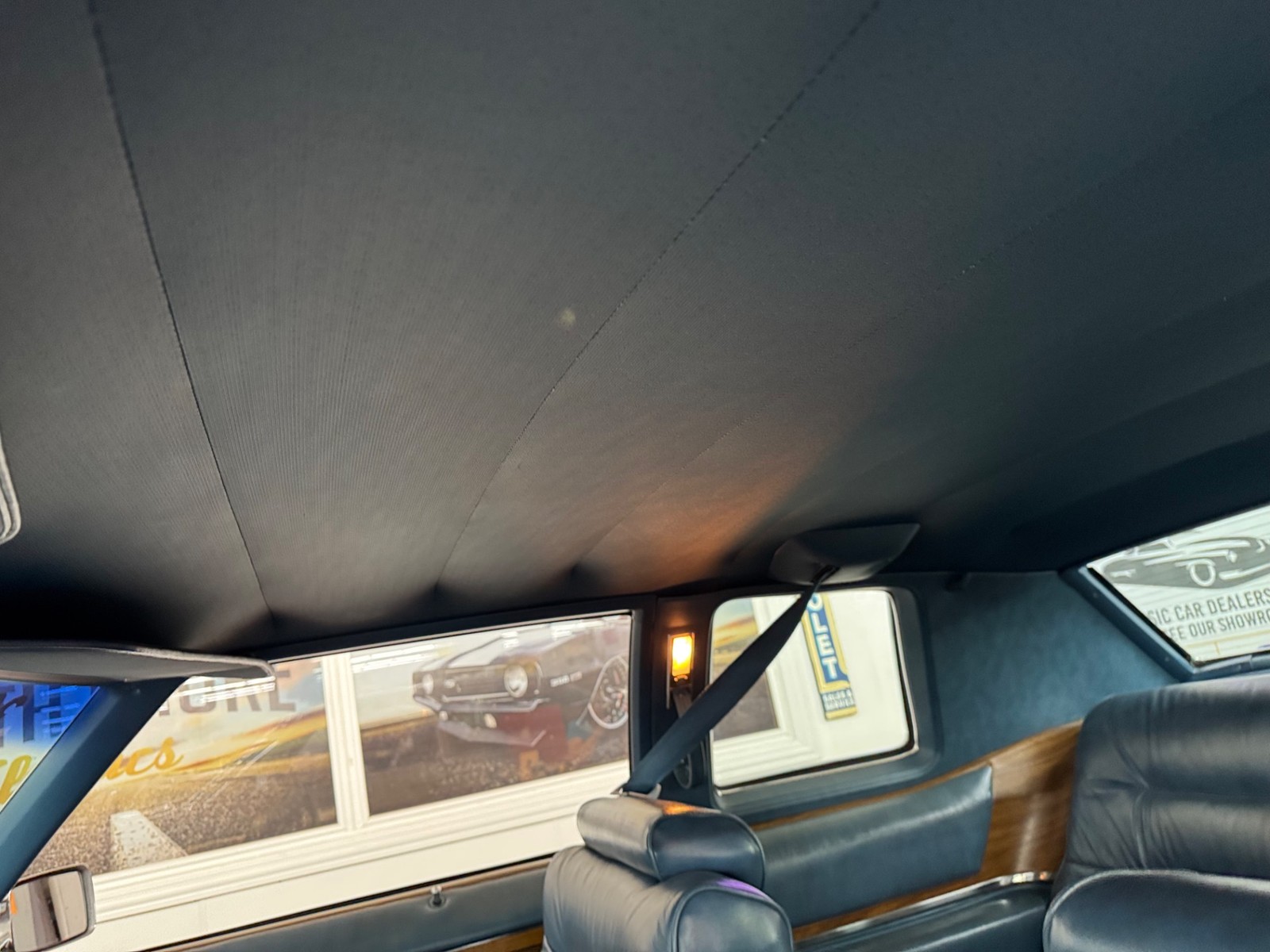 Cadillac-Coupe-DeVille-1975-37