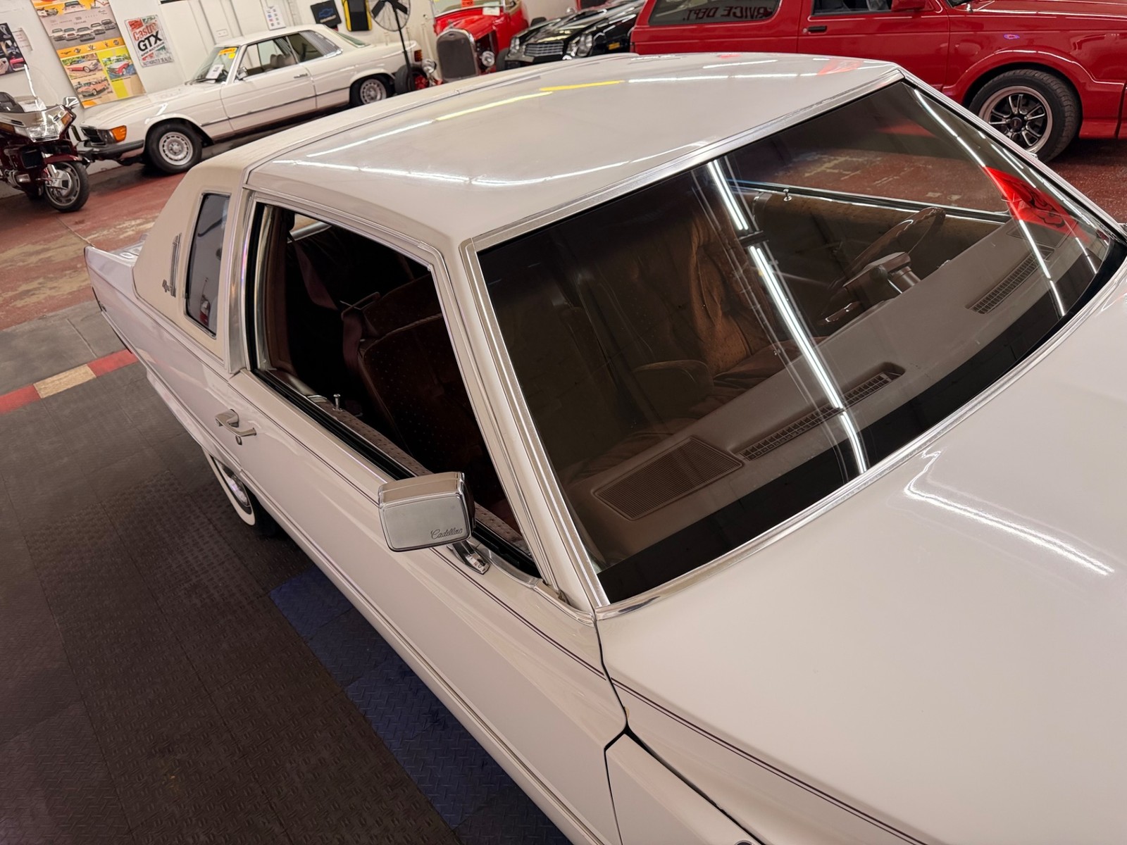 Cadillac-Coupe-DeVille-1979-2-Door-10