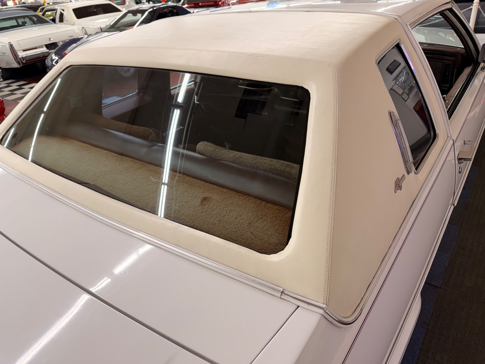 Cadillac-Coupe-DeVille-1979-2-Door-17