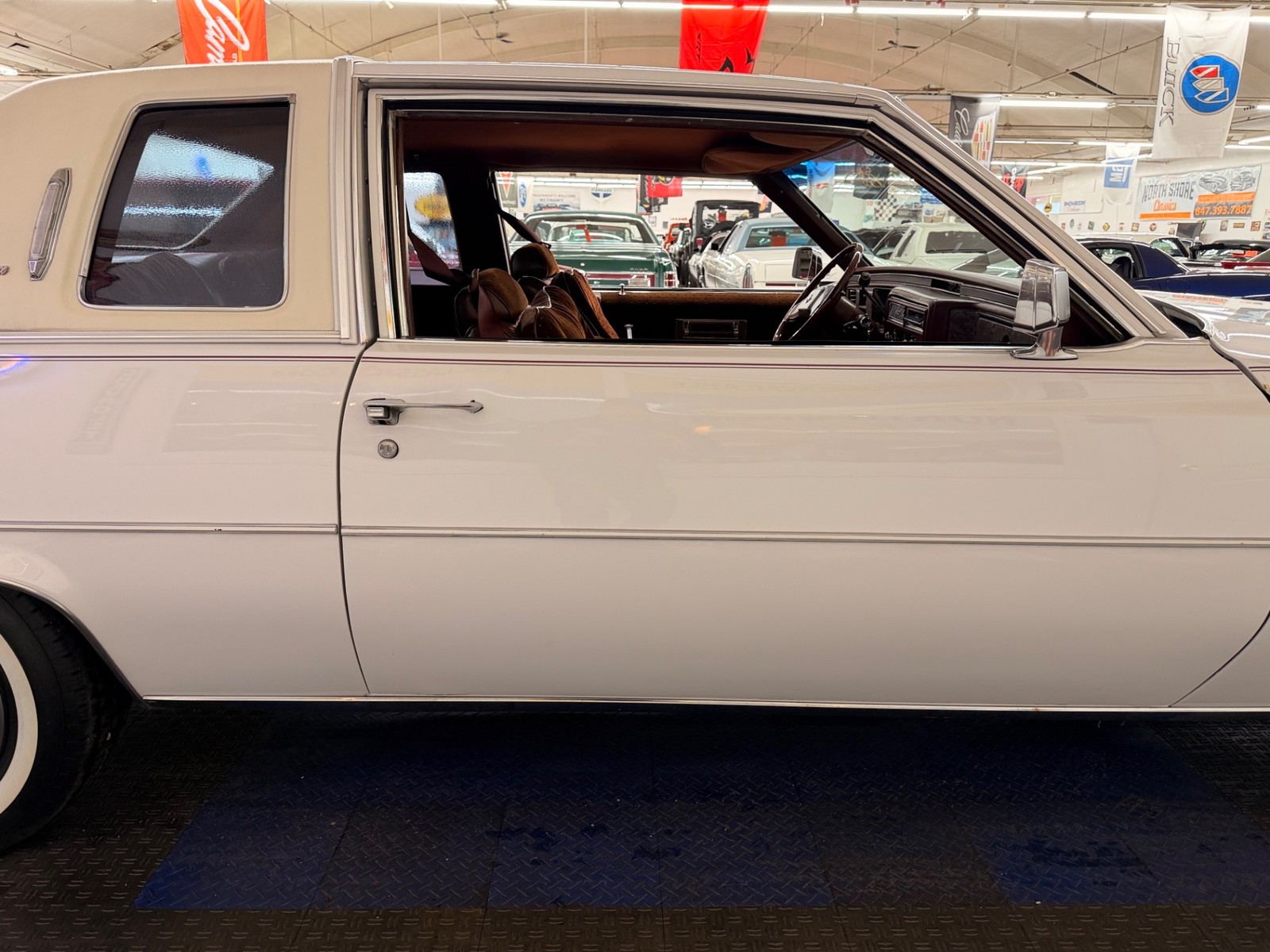 Cadillac-Coupe-DeVille-1979-2-Door-24