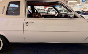 Cadillac-Coupe-DeVille-1979-2-Door-24