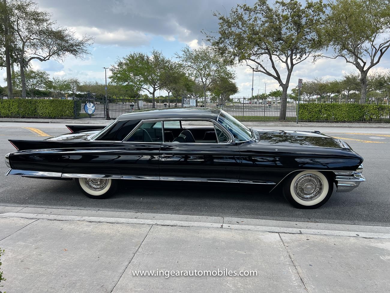 Cadillac-DeVille-1962-coupe-9