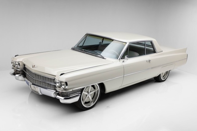 Cadillac-DeVille-1963-Coupe