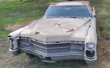 Cadillac-DeVille-1966-1