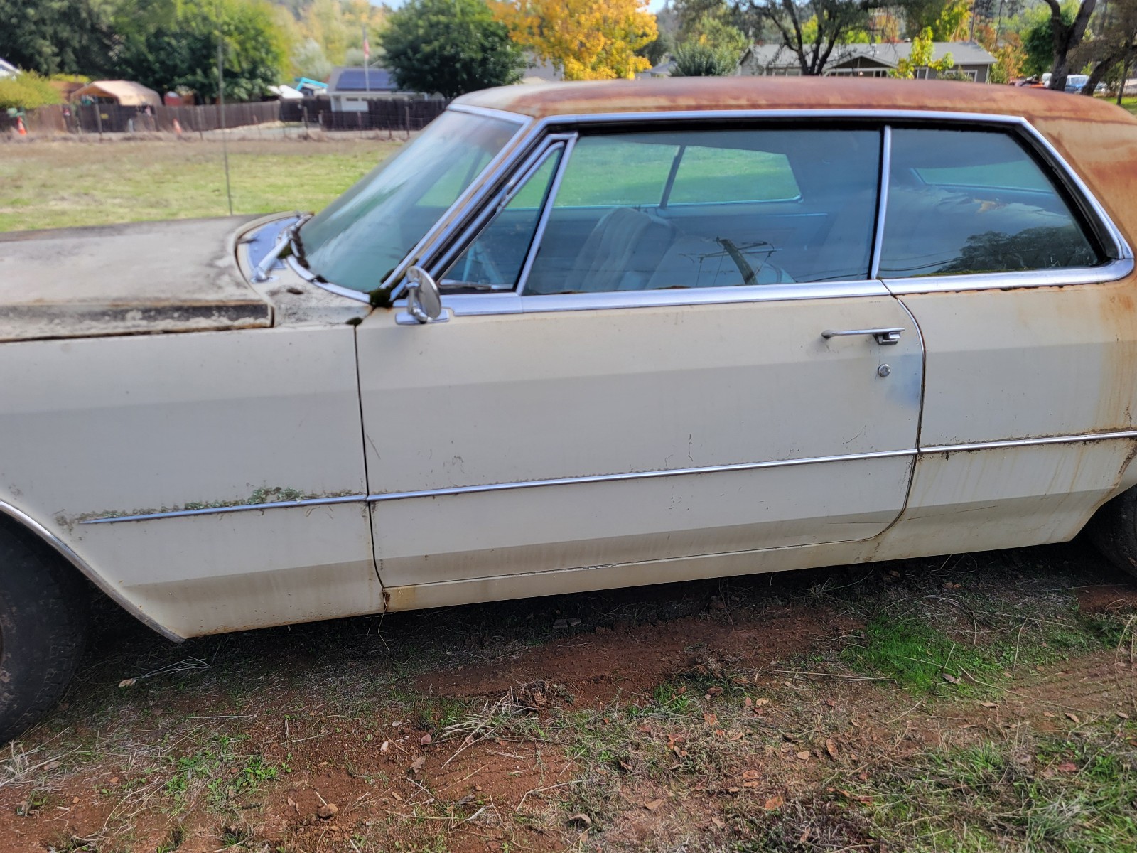 Cadillac-DeVille-1966-10