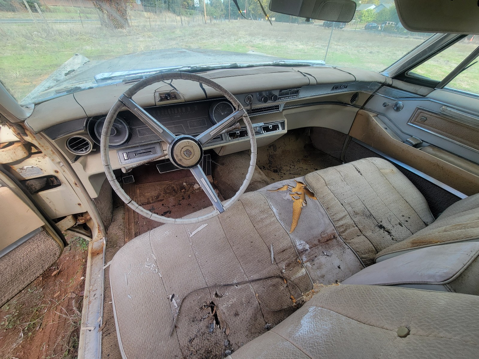 Cadillac-DeVille-1966-17