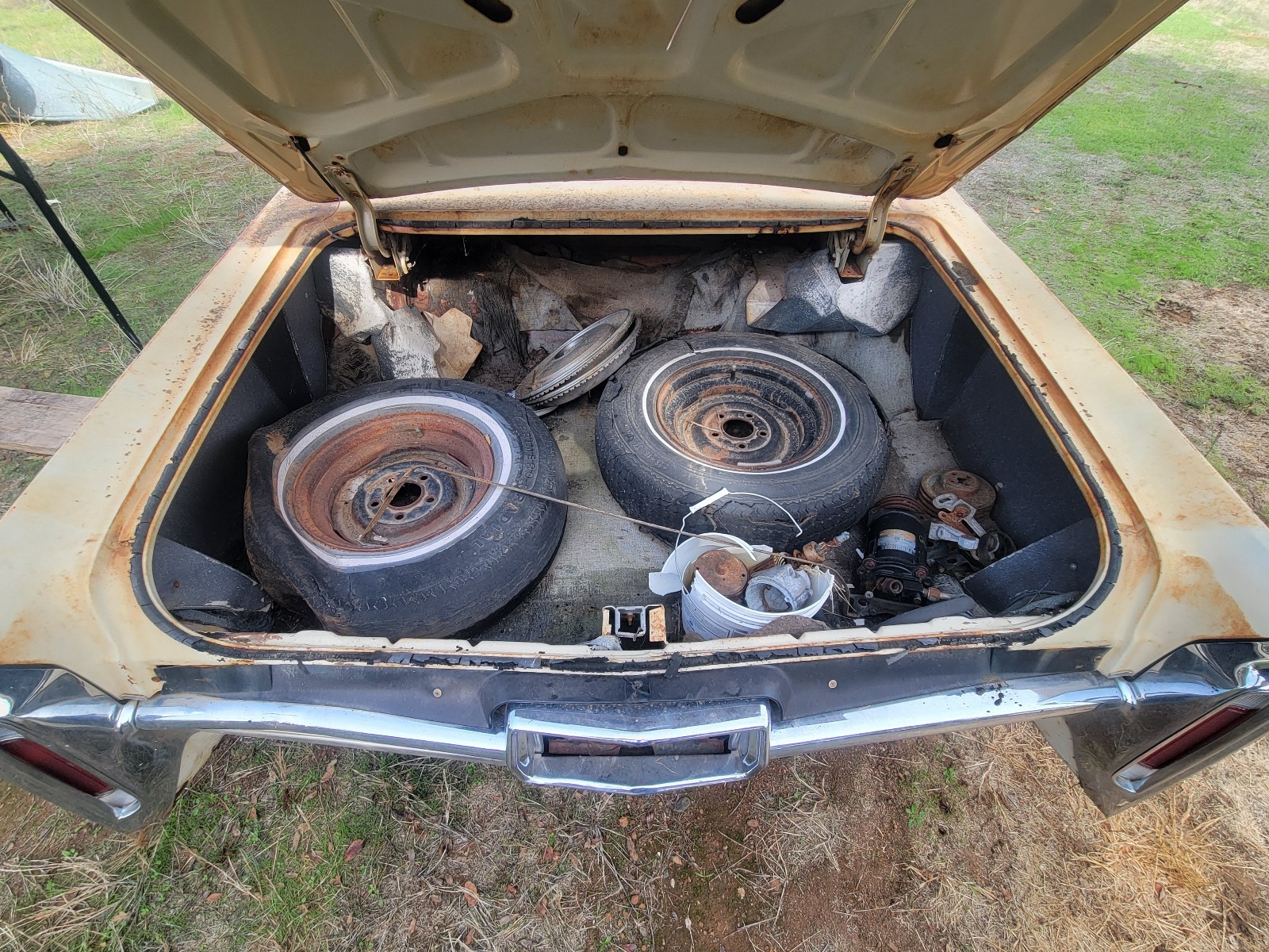 Cadillac-DeVille-1966-25