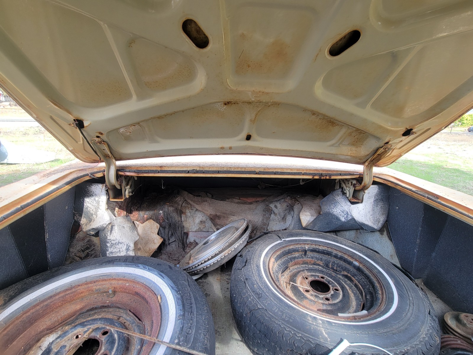 Cadillac-DeVille-1966-26