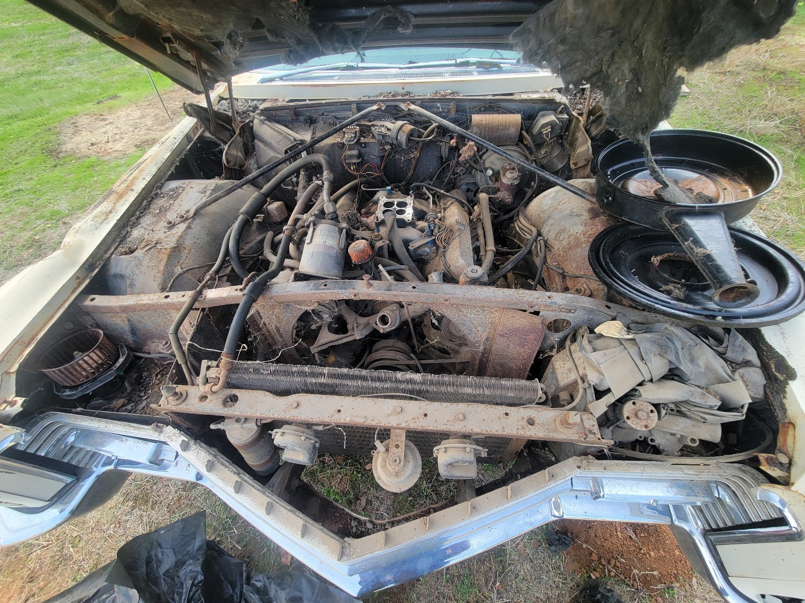 Cadillac-DeVille-1966-27