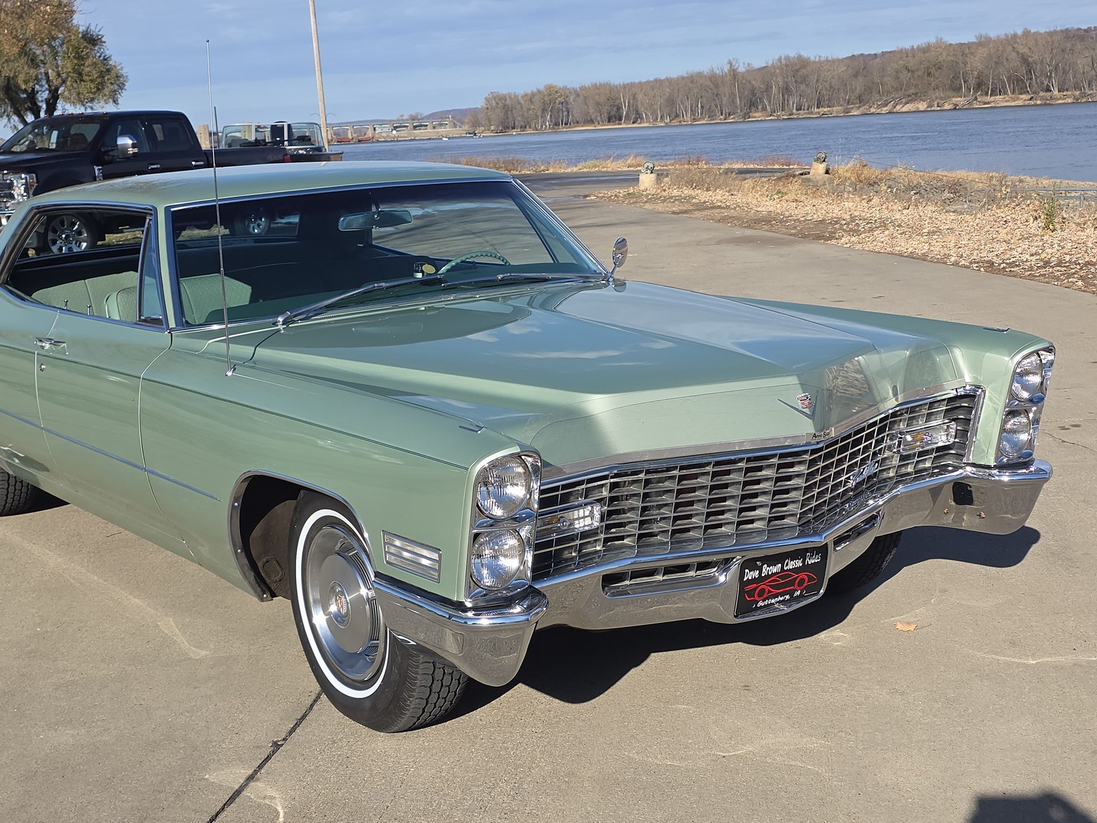 Cadillac-DeVille-1967-Sedan-10