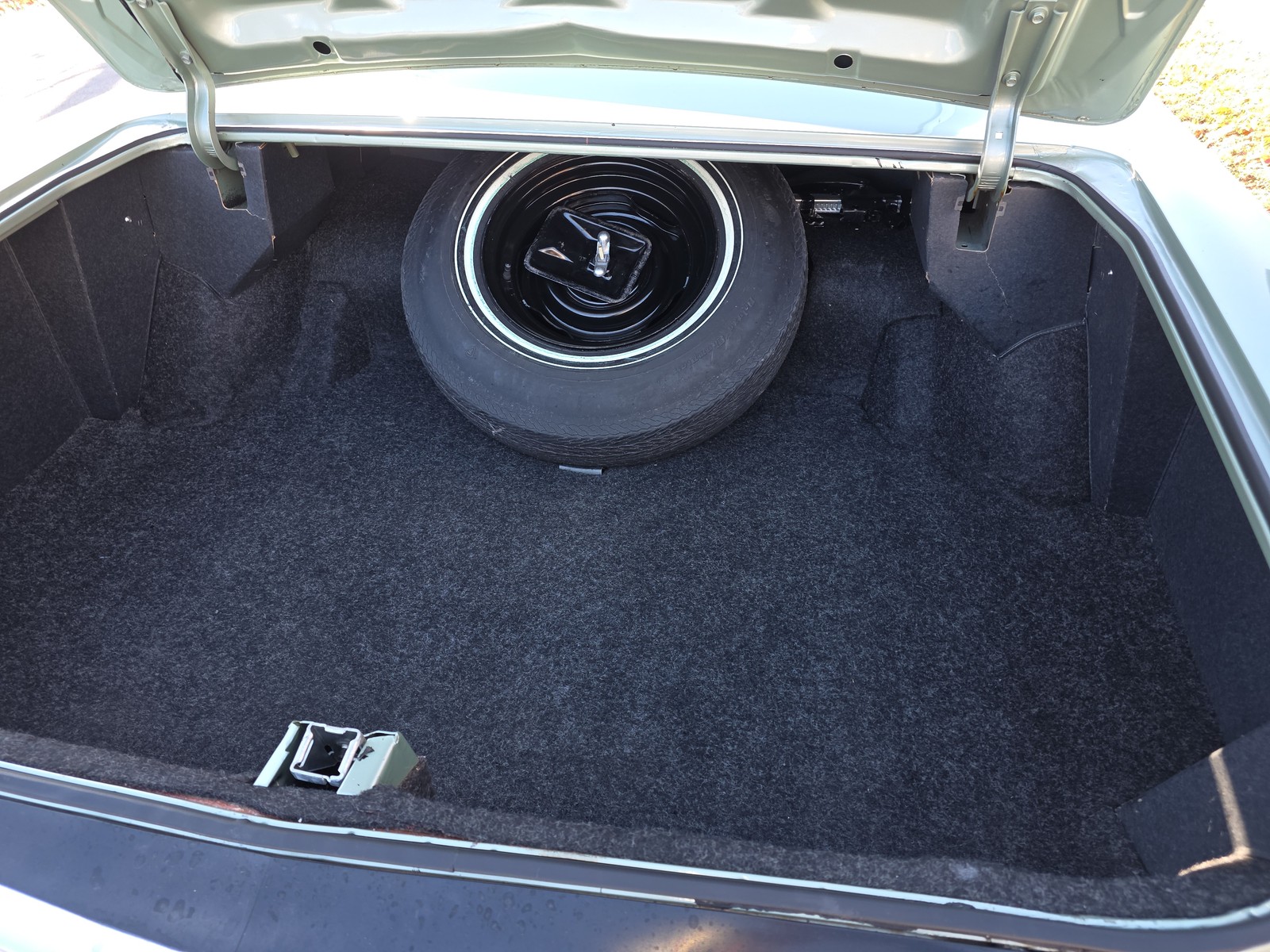 Cadillac-DeVille-1967-Sedan-17