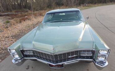 Cadillac-DeVille-1967-Sedan-28