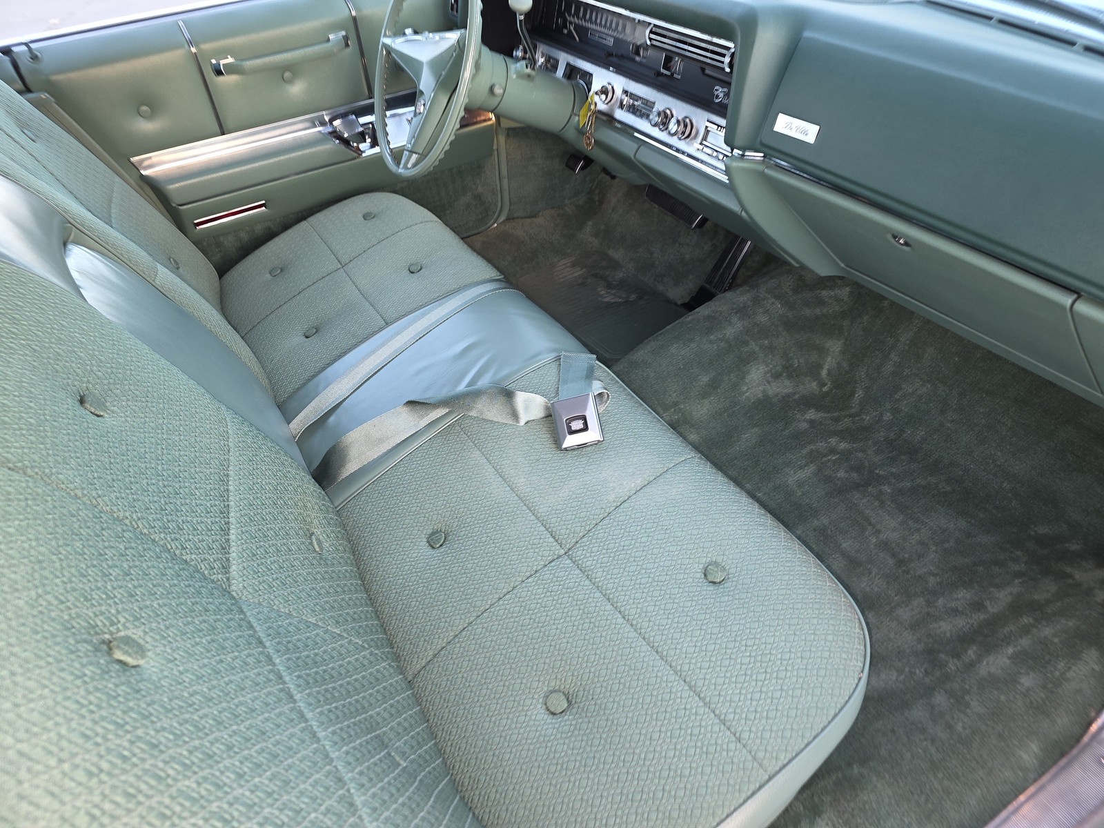 Cadillac-DeVille-1967-Sedan-32