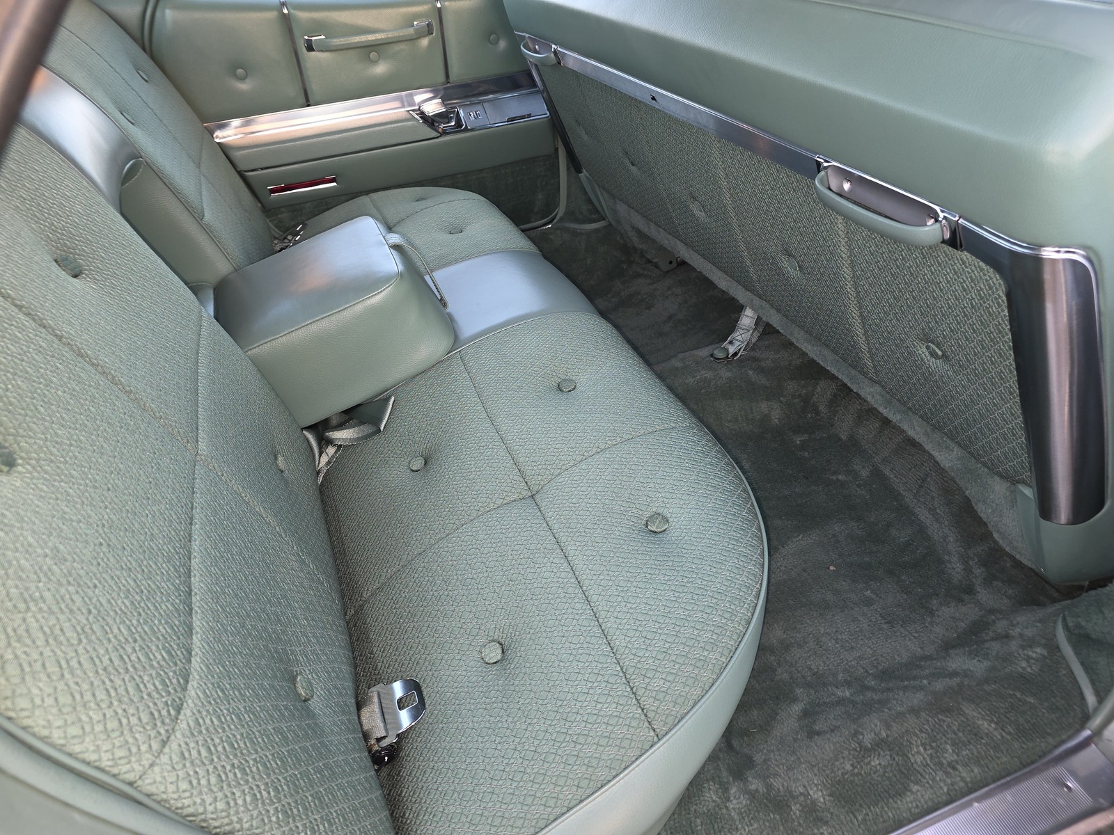 Cadillac-DeVille-1967-Sedan-34