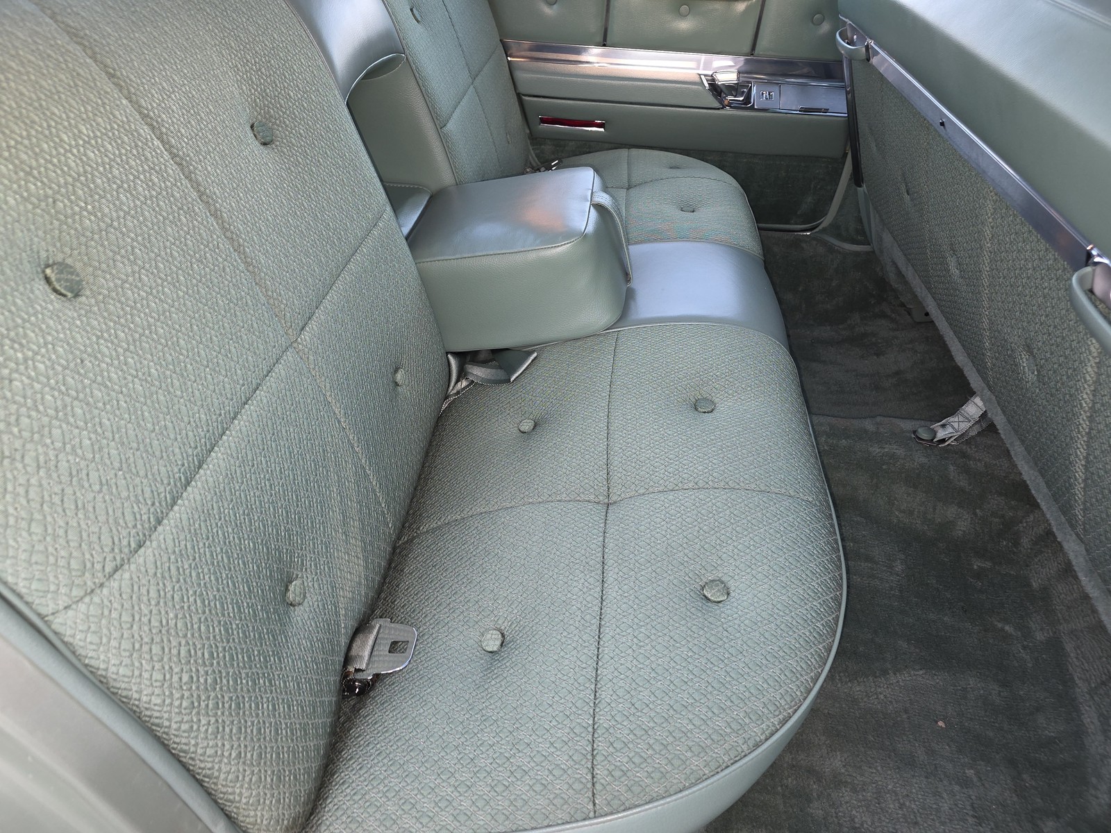 Cadillac-DeVille-1967-Sedan-37