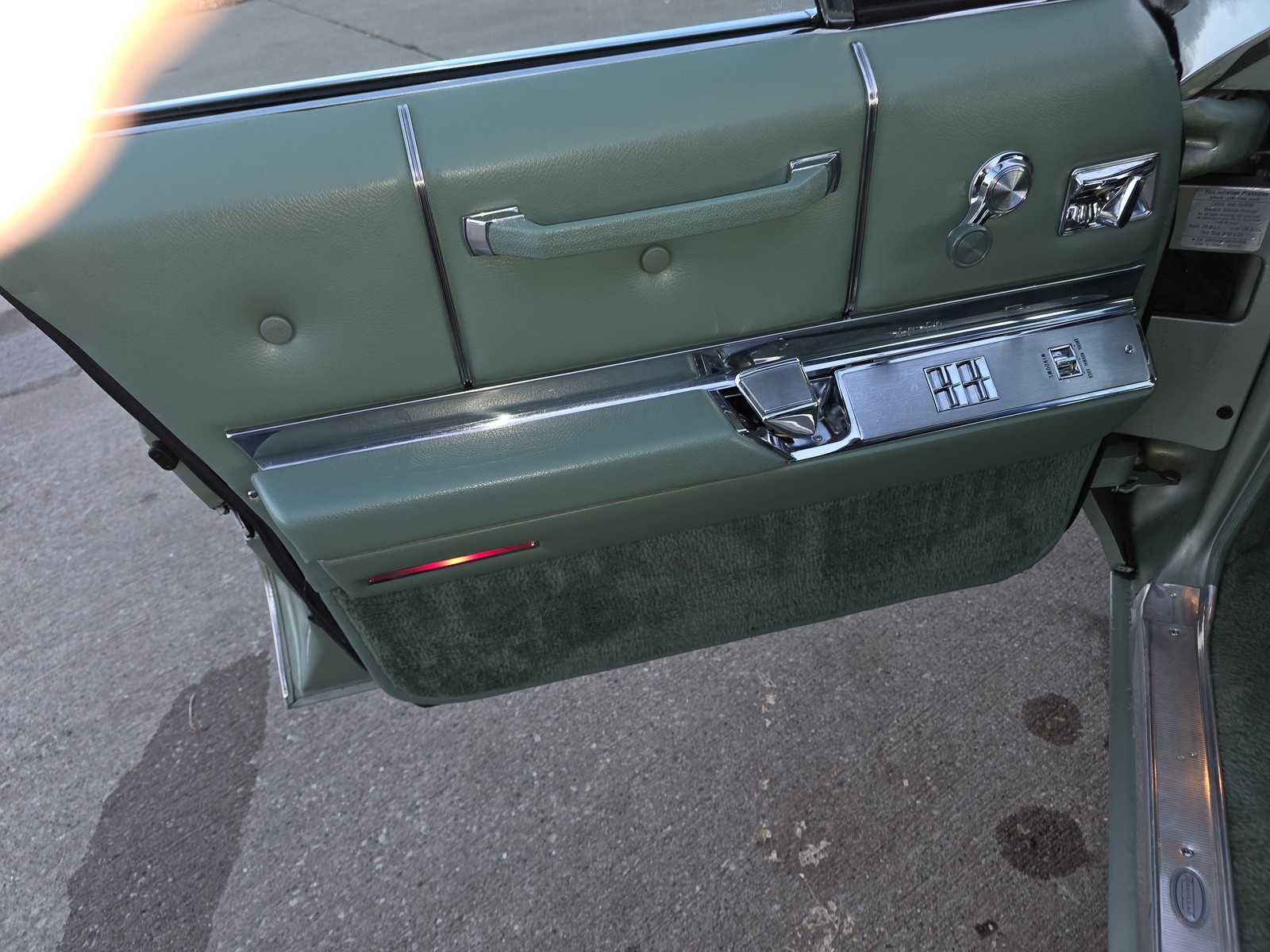 Cadillac-DeVille-1967-Sedan-39