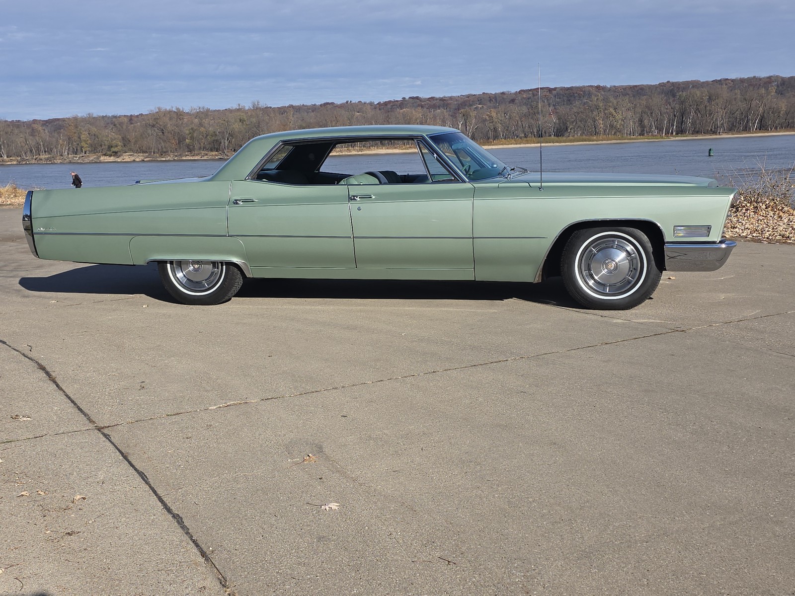 Cadillac-DeVille-1967-Sedan-7