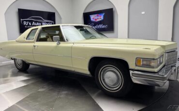 Cadillac-DeVille-1976-10