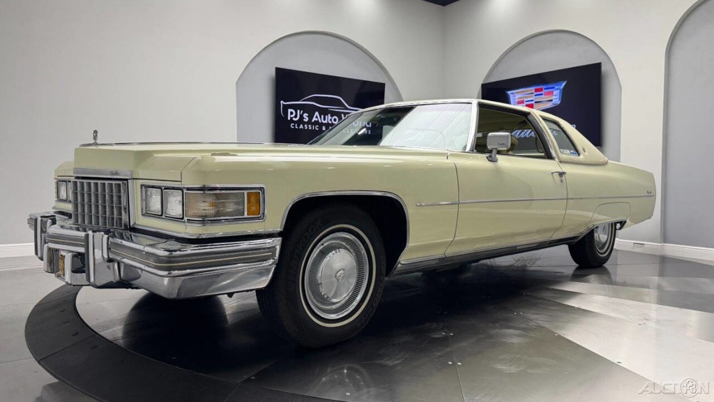 Cadillac-DeVille-1976-13