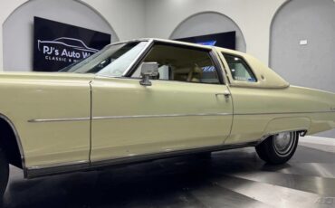 Cadillac-DeVille-1976-15