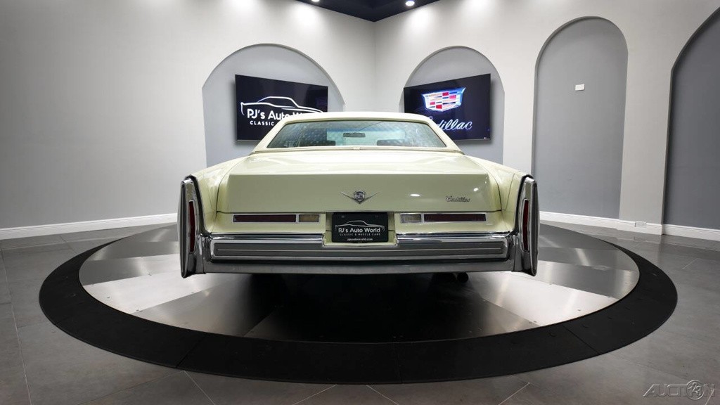 Cadillac-DeVille-1976-16