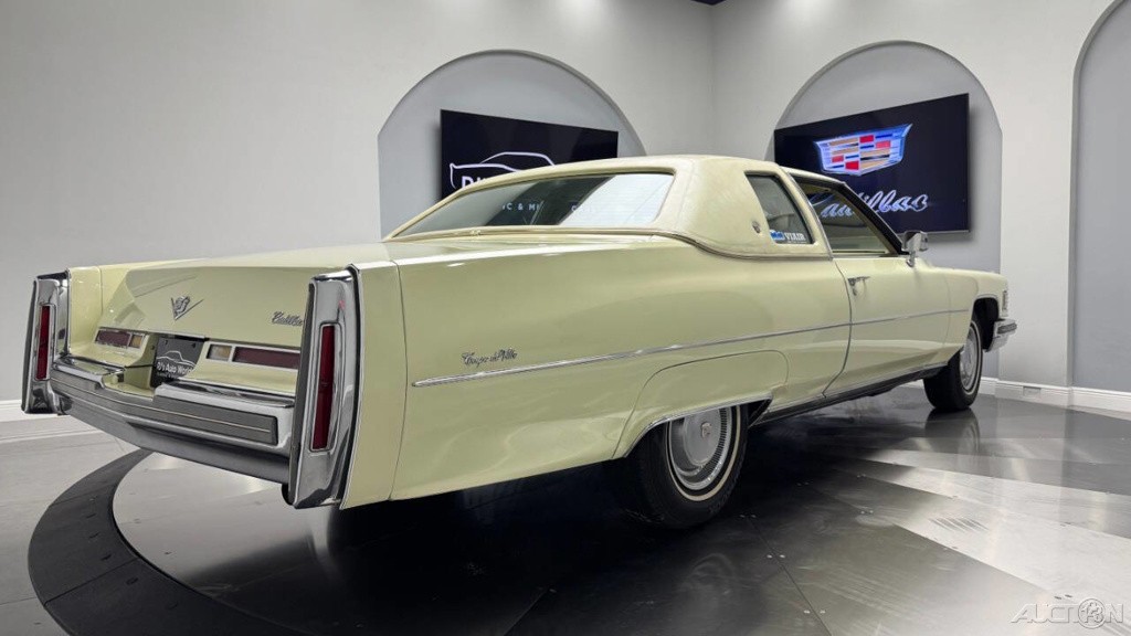 Cadillac-DeVille-1976-23