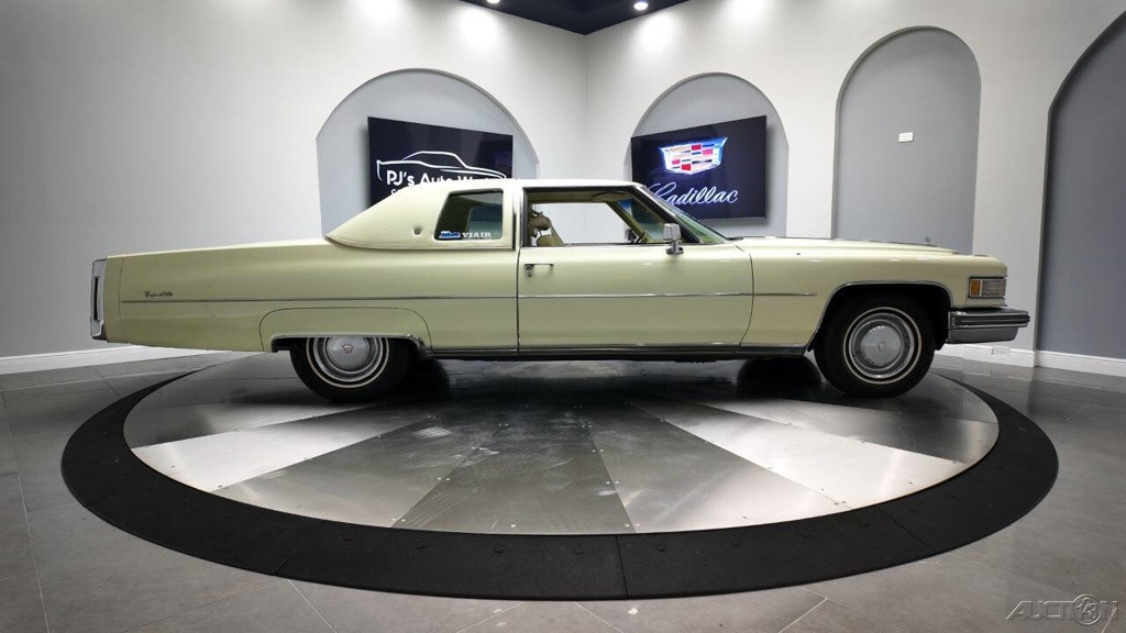 Cadillac-DeVille-1976-4