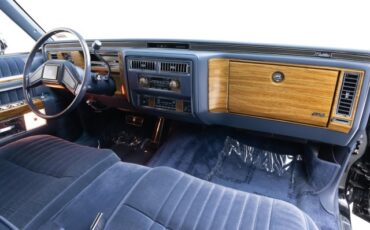 Cadillac-DeVille-1984-Sedan-1