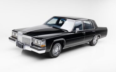 Cadillac-DeVille-1984-Sedan