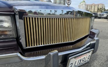 Cadillac-Fleetwood-1995-Sedan-11