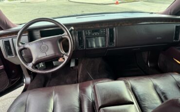 Cadillac-Fleetwood-1995-Sedan-16