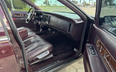 Cadillac-Fleetwood-1995-Sedan-17