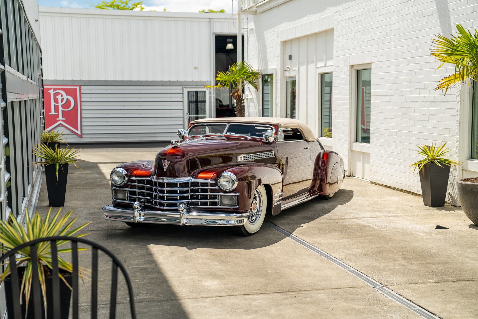 Cadillac-Kustom-Convertible-1941-Roadster-4