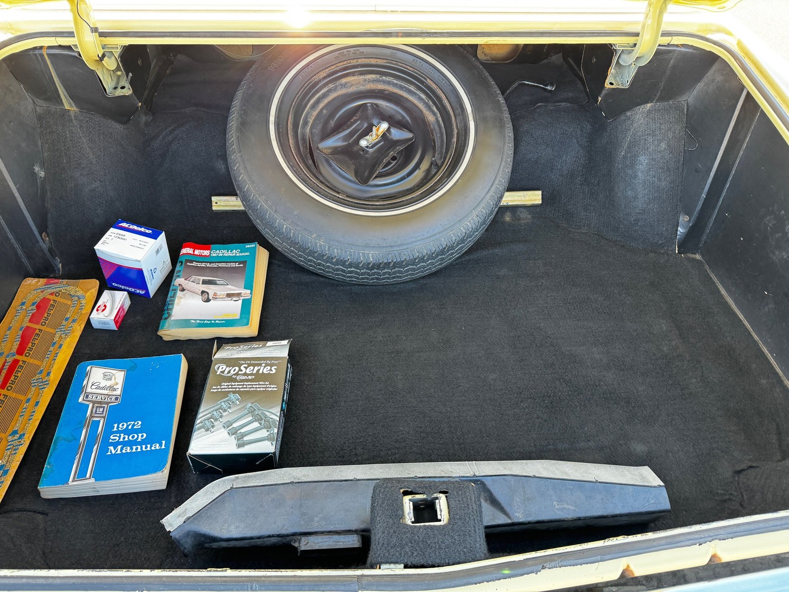 Cadillac-Sedan-DeVille-1971-Sedan-14